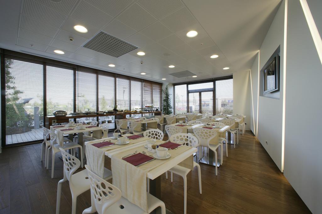New Ipoint Hotel San Giovanni in Persiceto Extérieur photo